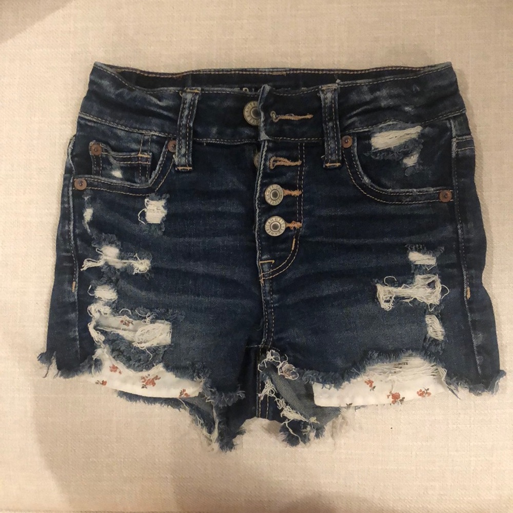 American Eagle denim hi-rise shortie w/ floral pocket
